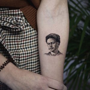 frida-kahlo-tattoo-portrait
